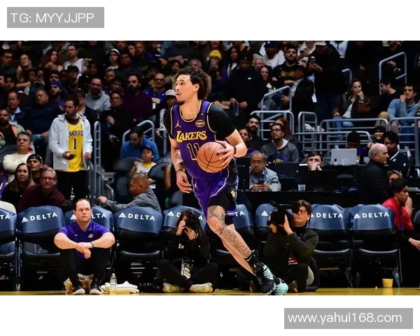 湖人引进重磅内线新援 强化篮下实力为季后赛增添砝码